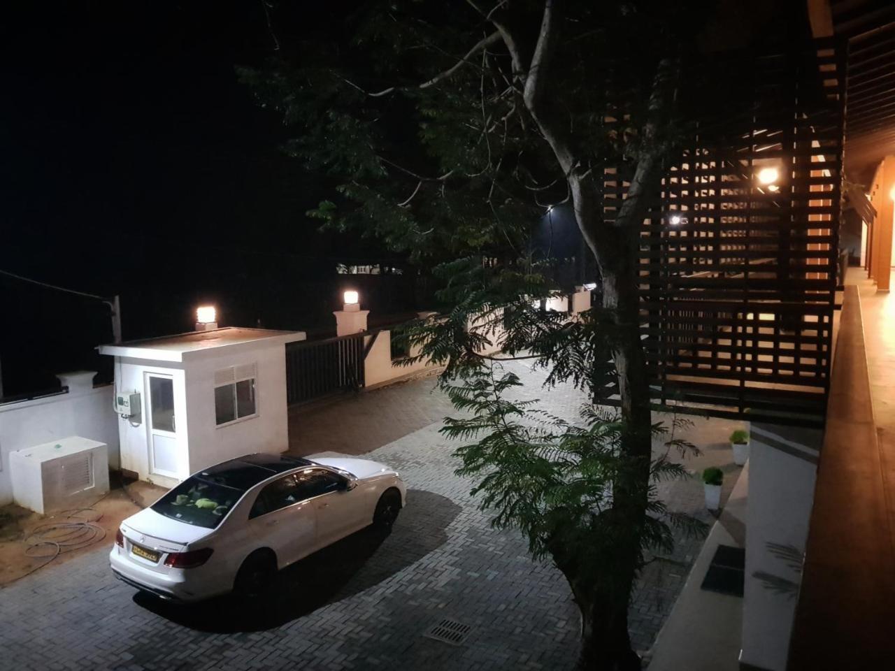 Livinya Holiday Resort Kataragama Extérieur photo