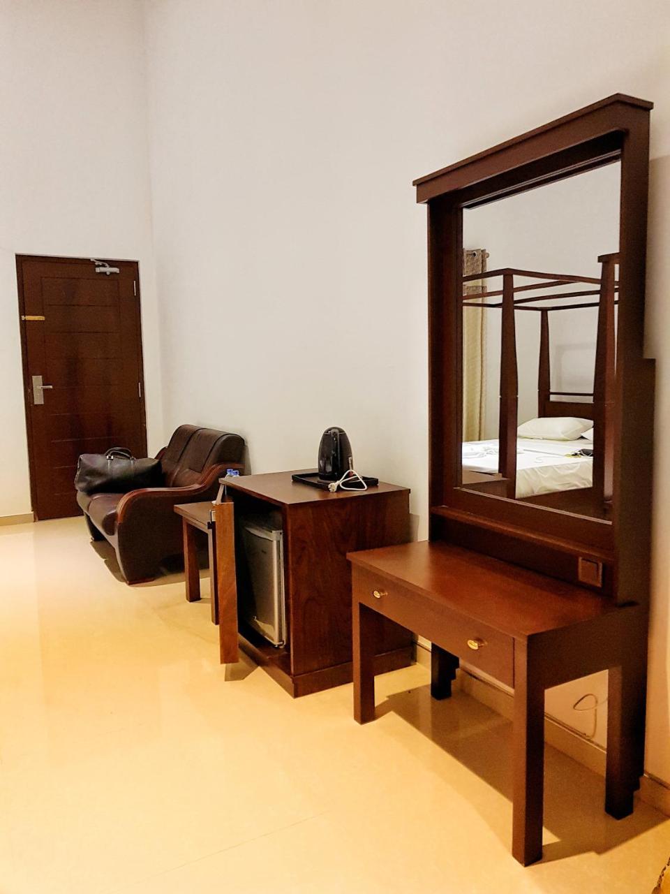 Livinya Holiday Resort Kataragama Extérieur photo