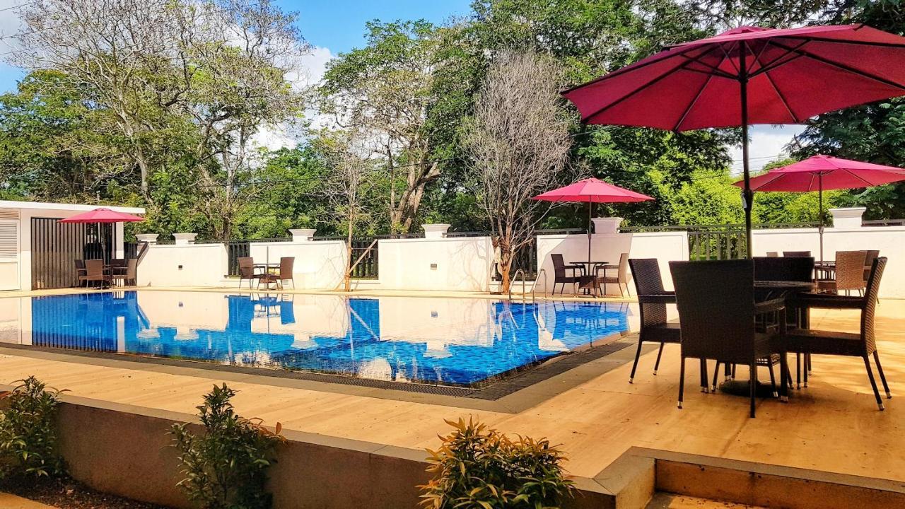 Livinya Holiday Resort Kataragama Extérieur photo