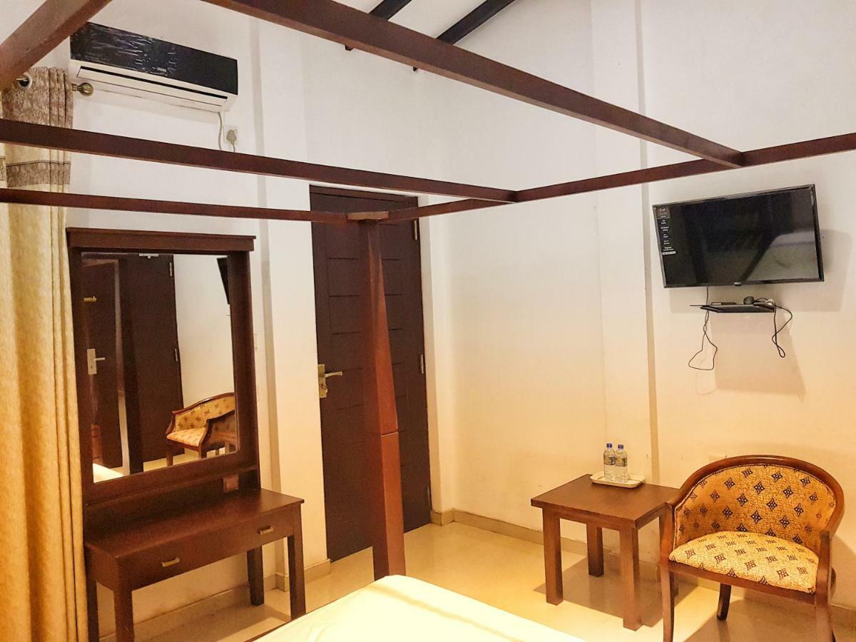 Livinya Holiday Resort Kataragama Extérieur photo