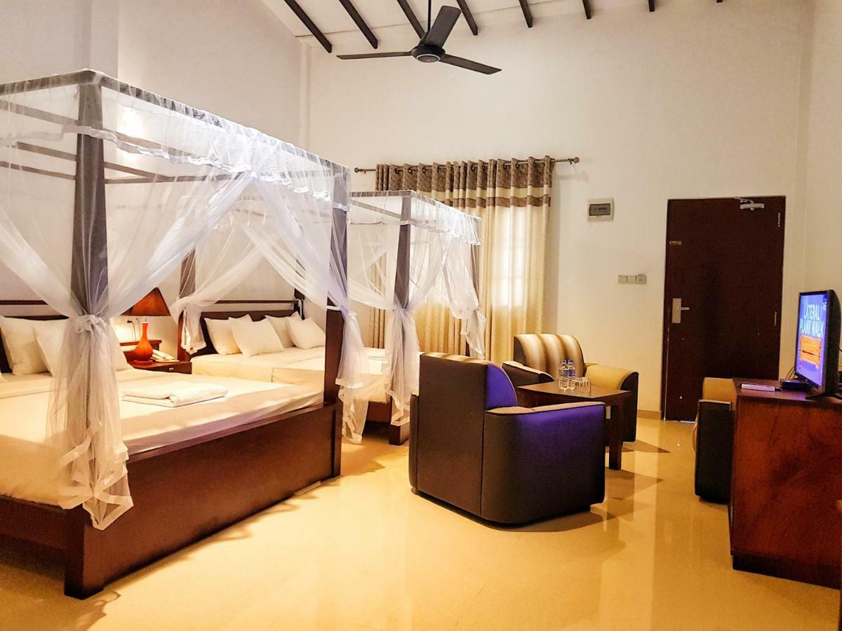 Livinya Holiday Resort Kataragama Extérieur photo